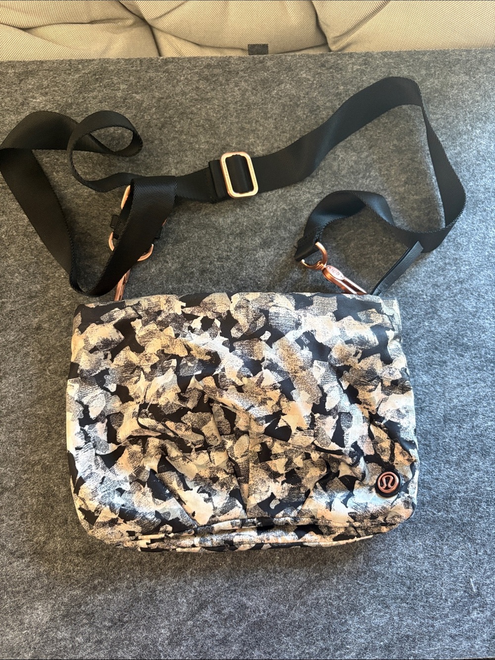 lululemon athletica Black & Beige Abstract Pattern Messenger Bag